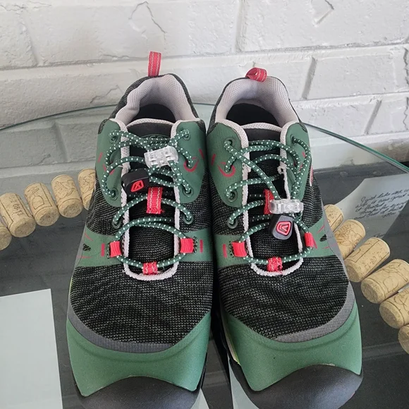 Keen Women's Pink and Green Hiking Shoes - Picture 3 of 4